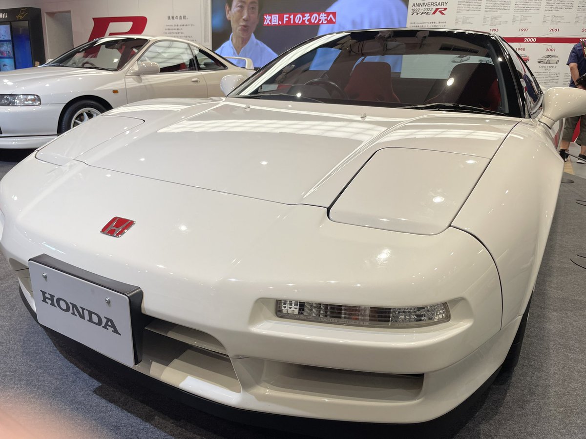 NsxPortalNA1's tweet photo. 初めてNSXを見たときの衝撃は今でも忘れられない。
あの低く構えた姿勢、走るために生まれたデザイン、そして“日本が世界に挑んだ”という誇り。
ただの車じゃない。夢を形にした一台だと思う。
#NSX #HondaNSX #DreamMachine #CarLover #JDM #SupercarSpirit #NSXlife https://t.co/dSnfKyu16h