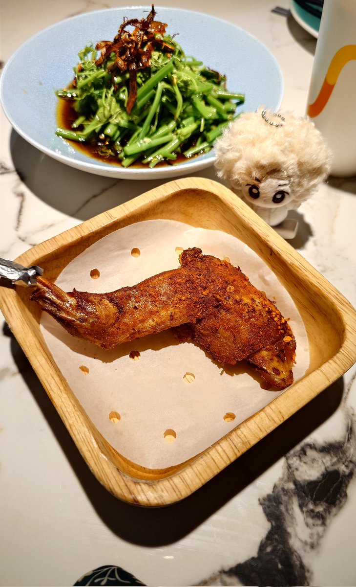 eso_yu's tweet photo. 晚饭完毕立刻回家看直播，结束得好快，爆米花还没吃完 https://t.co/oKOZoCyYaW