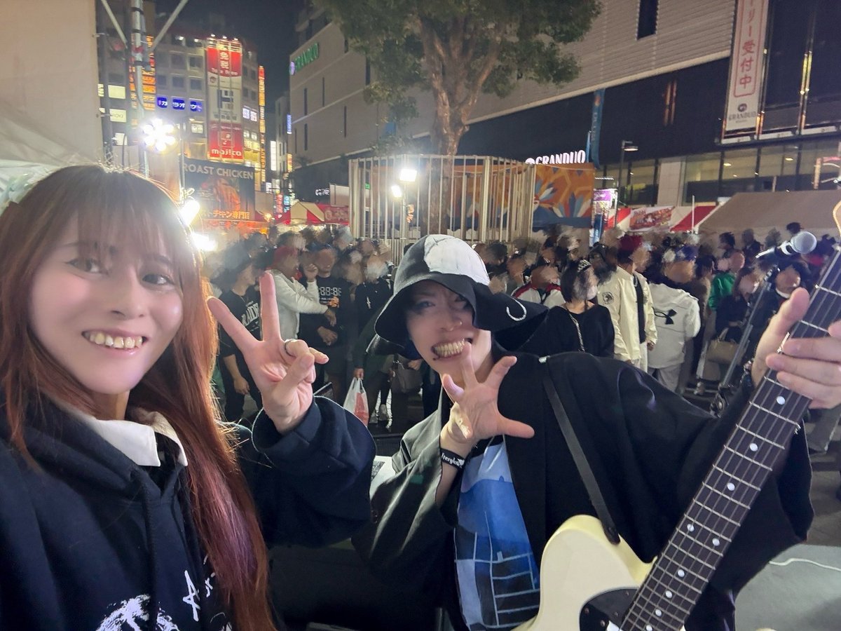 A for-Realの庄司さん(<a href="/mizu516AforReal/">庄司みずき 11/2.3フィリピンエキスポ蒲田</a> )とツーショ!!!
毎回めっちゃくちゃに盛り上げるステージはもちろん、音響もイベントもやっちゃうしでめちゃくちゃ尊敬している方でございまする。
いつもありがとうございます。
これからも共に楽しい事沢山出来たら幸!!!