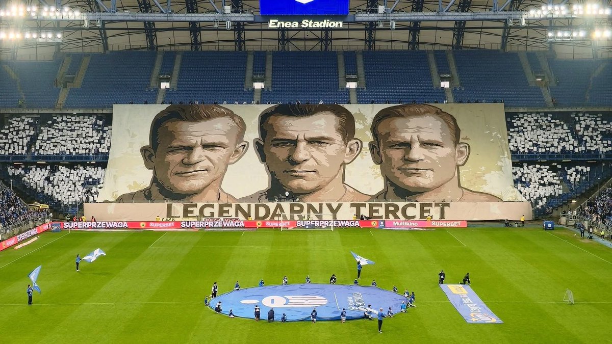 Legendarny Tercet 💪
Oprawa kibiców Lecha Poznań 💪🔵⚪  #LPOMOT