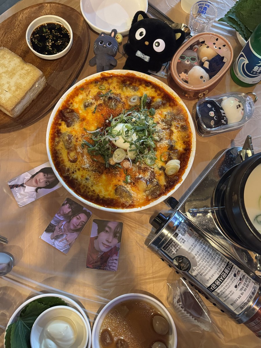 beans020302's tweet photo. 맛잇는 토요일 🎶🎶🤍 멩이 언니는 못하는 디저트가 엄슴 두바이까지 쫀득하게 맛있네 
막내놀이 재밋다 ^~^ https://t.co/JQ4c42Plqv