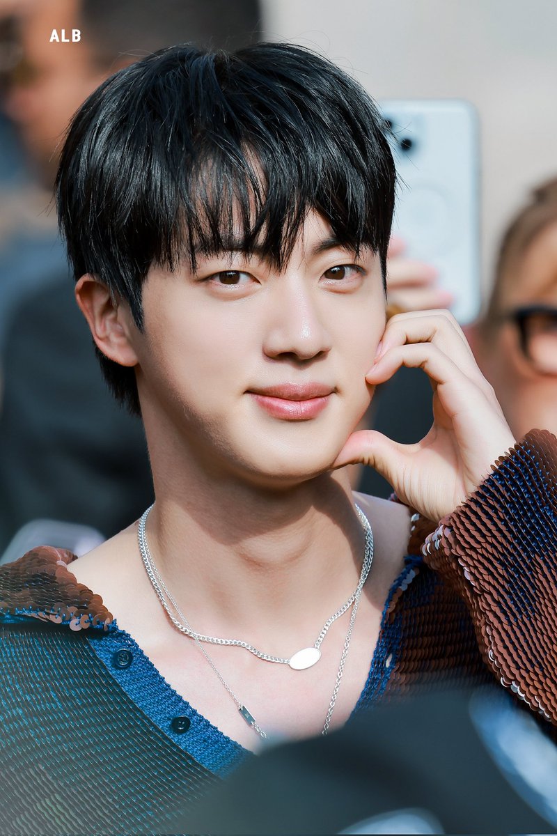 ModifierTopJIN's tweet photo. #2025MAMAVOTE #JIN
#방탄소년단진 #JIN https://t.co/yjFc2CDX2r