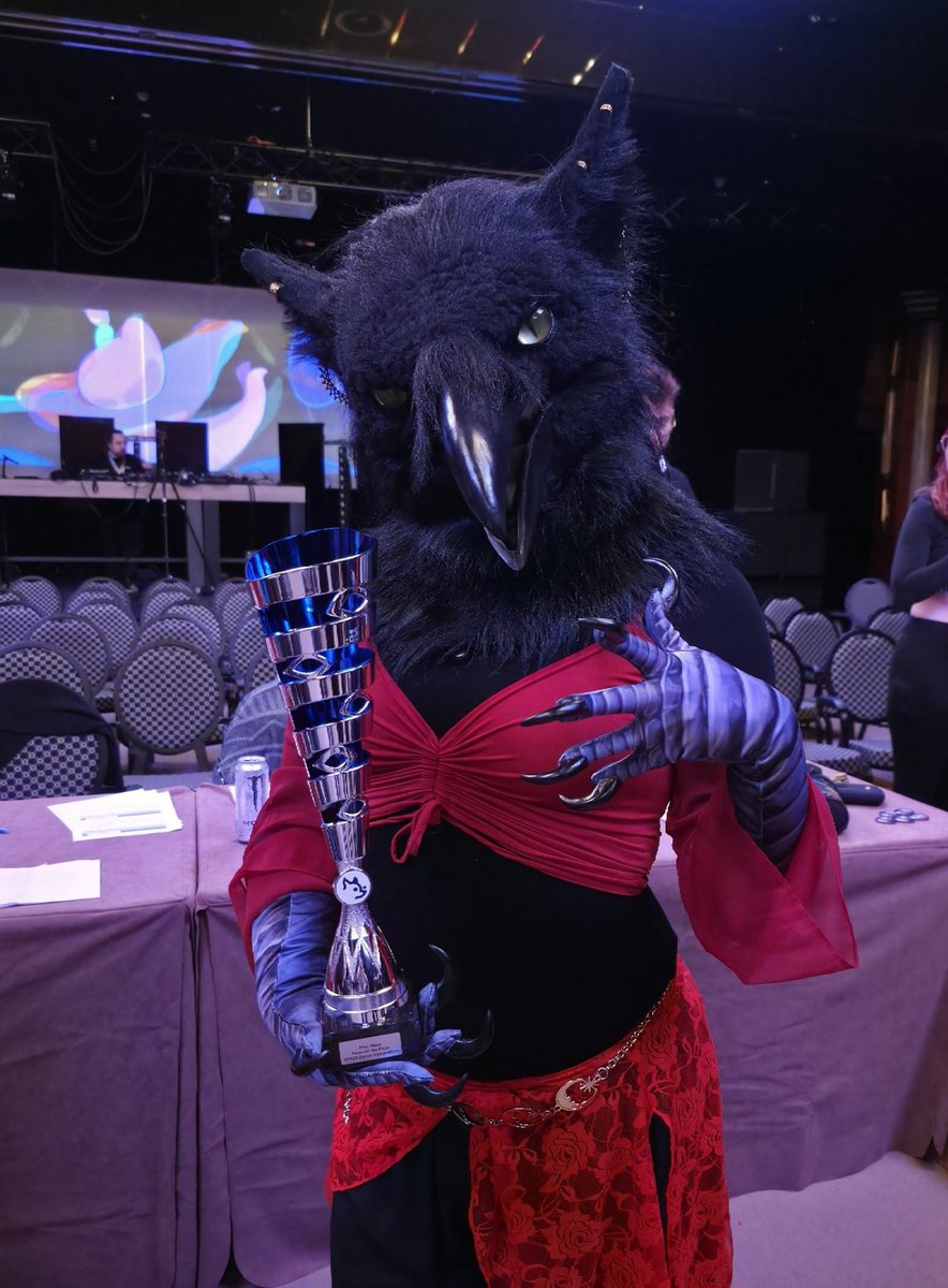 TV_thari's tweet photo. 🏆🐦‍⬛✨️✨️✨️

I practised my shit till my knees were blue 😭✨️ so happy it payed off!! 

Photo by @Snowpoffle 
#reffurence #RFR #RFR2025 https://t.co/KSDogGmozT