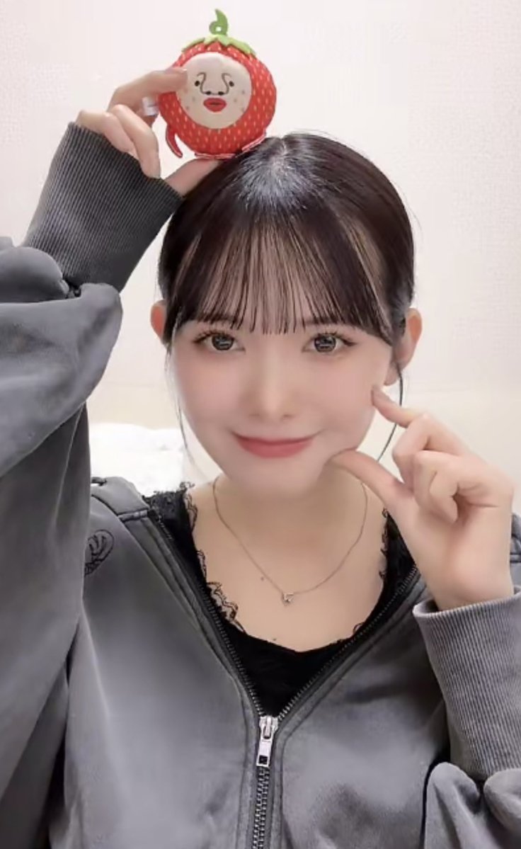 TikTokライブにて初めてのカラオケ機能を発動させ、どうしたらいいかｱｾｱｾ赤面してるゆはがめちゃ可愛かった話をしてもいいですか？❣️