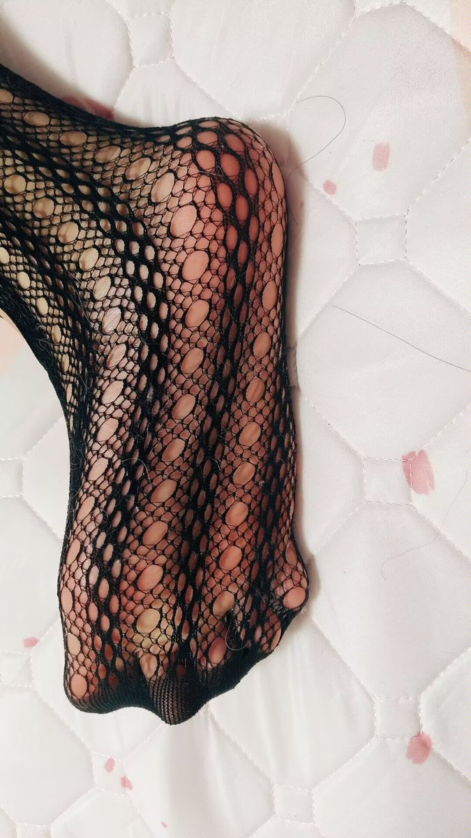 穿这个踩你想必会非常疼吧。#伪娘 #CD #男娘 #dom #贱狗 #m #傻逼 #ATM #贡奴 #上贡 #ATM奴 #ATM提款机 #压榨 #吸金 #吐钱 #榨金 #代付奴 #报销奴