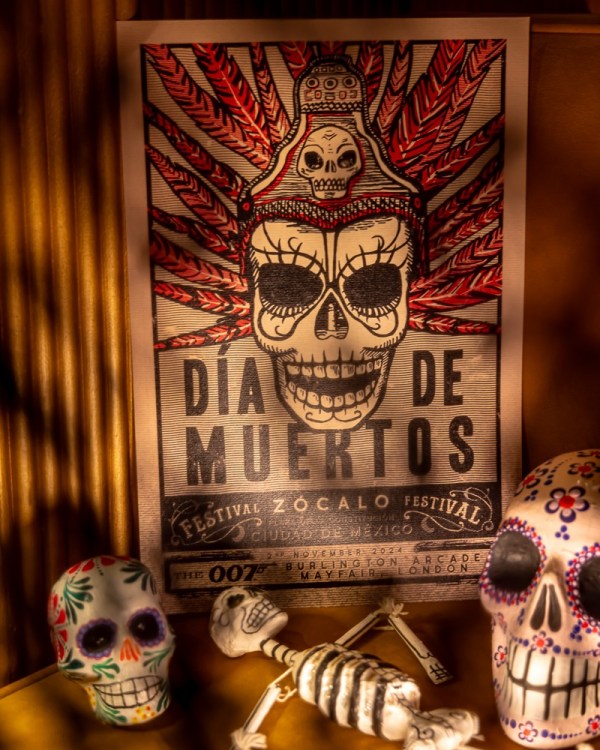 "Los Muertos Están Vivos" | 2 de noviembre - Día de los muertos o día de los fieles difuntos.
💀

#IanFleming #JamesBond  #DanielCraig #SPECTRE #DayOfTheDead #TheDeadAreAlive #LosMuertosEstanVivos #DíaDeLosMuertos #DíaDeLosFielesDifuntos #CiudadDeMexico #Mexico