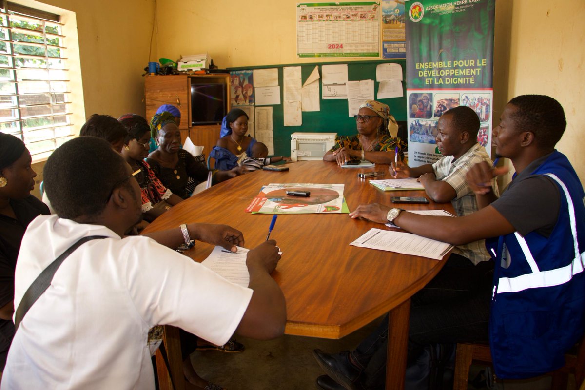 OngAsmade's tweet photo. L'ONG ASMADE a identifié à Dédougou (23 au25 oct.) et Boromo ( 28 au 30 oct.) avec les ministères de la santé et de l'action humanitaire les stratégies locales de communication pour le changement social dans le cadre du projet #SDSR, soutenu par l’#UnionEuropeenne  via #Enabel. https://t.co/K6dvtEnfzD