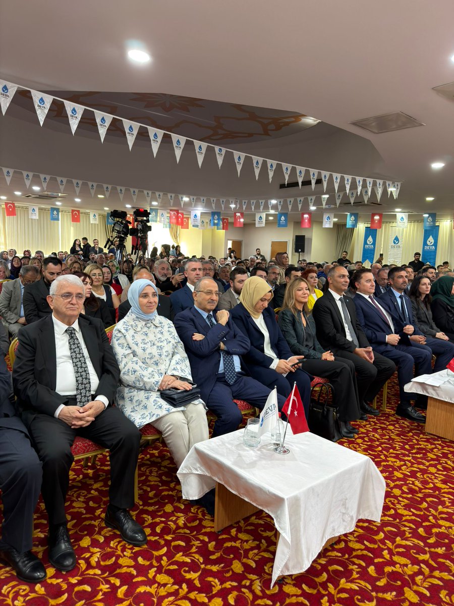 elifesendeva's tweet photo. DEVA Partisi 2. Olağan İstanbul Gaziosmanpaşa İlçe Kongremizi büyük bir coşkuyla gerçekleştirdik.

Demokrasiye, katılıma ve yenilenmeye olan inancımızla bir aradaydık.

Emeği geçen herkese teşekkür ediyorum. 💙

#DEVA #Gaziosmanpaşa #İstanbul @istanbuldadeva https://t.co/3CL6mk7rHk