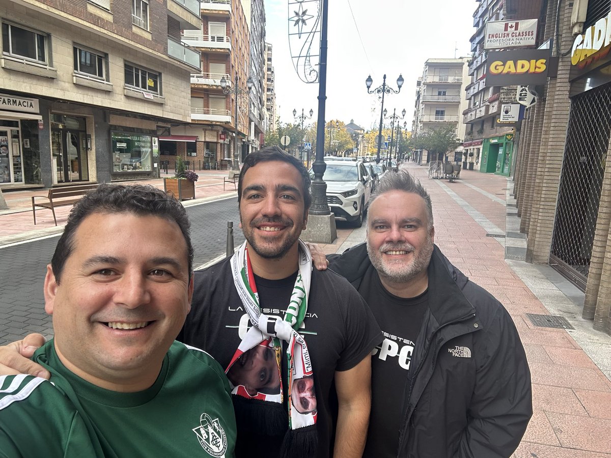 Ya estamos x aquí en Ponferrada <a href="/Cofritan/">Álvaro.</a>, <a href="/rolinhocpc/">Ángel M. Rolo M.</a> y el que escribe !!!!Vamos <a href="/CPCacerenoSAD/">CP Cacereño 🟢🐉</a> !!!💚🤍💚🤍💚🤍