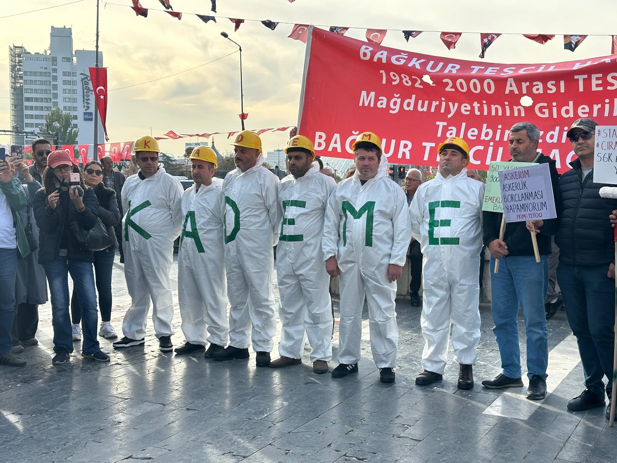 melihguuner's tweet photo. Emadder’in Ankara Ulus’ta gerçekleştirdiği Hak ve Adalet buluşmamıza katılarak Genel Başkanımız Dr.Fatih Erbakan’ın selamlarını ilettik.

16 Kasım’da Arena’da buluşmak üzere 👋🏻 https://t.co/Yt1JMDG35h