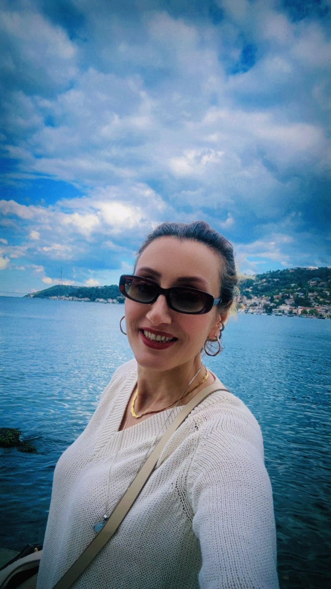 Denize bıraksam kendimi 🤭
Güneşte kurutsam kalbimi 🤍