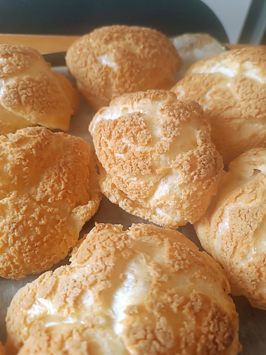 Bulbizohar's tweet image. J&apos;ai décidé de devenir lesbienne non pratiquante. Et j&apos;ai fait des choux aussi.
#MacronExplosion