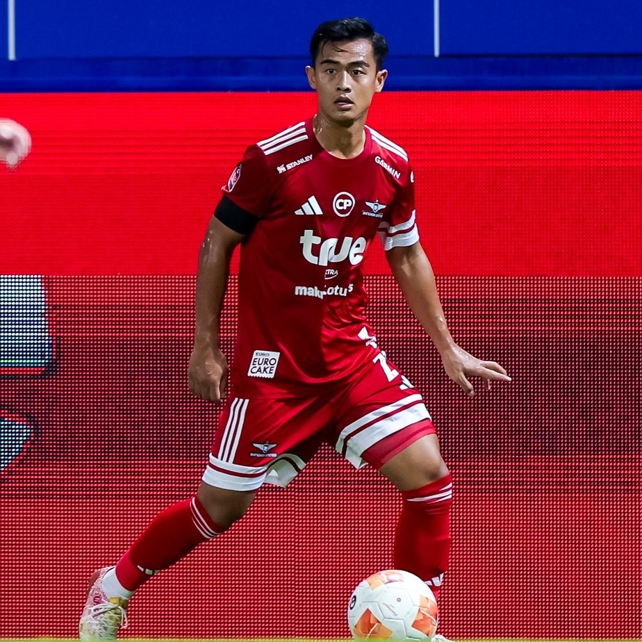 🇹🇭 Asnawi Mangkualam (1 assist, 90 mins, 9 def cons, 5 recoveries, 1 key pass) shone in Port FC's 2–0 win over Lamphun Warrior in the Thai League tonight.

Pratama Arhan (69 mins, 7 def cons) featured in Bangkok United’s 1–2 defeat to Uthai Thani.

They'll face off next week. ⚔️