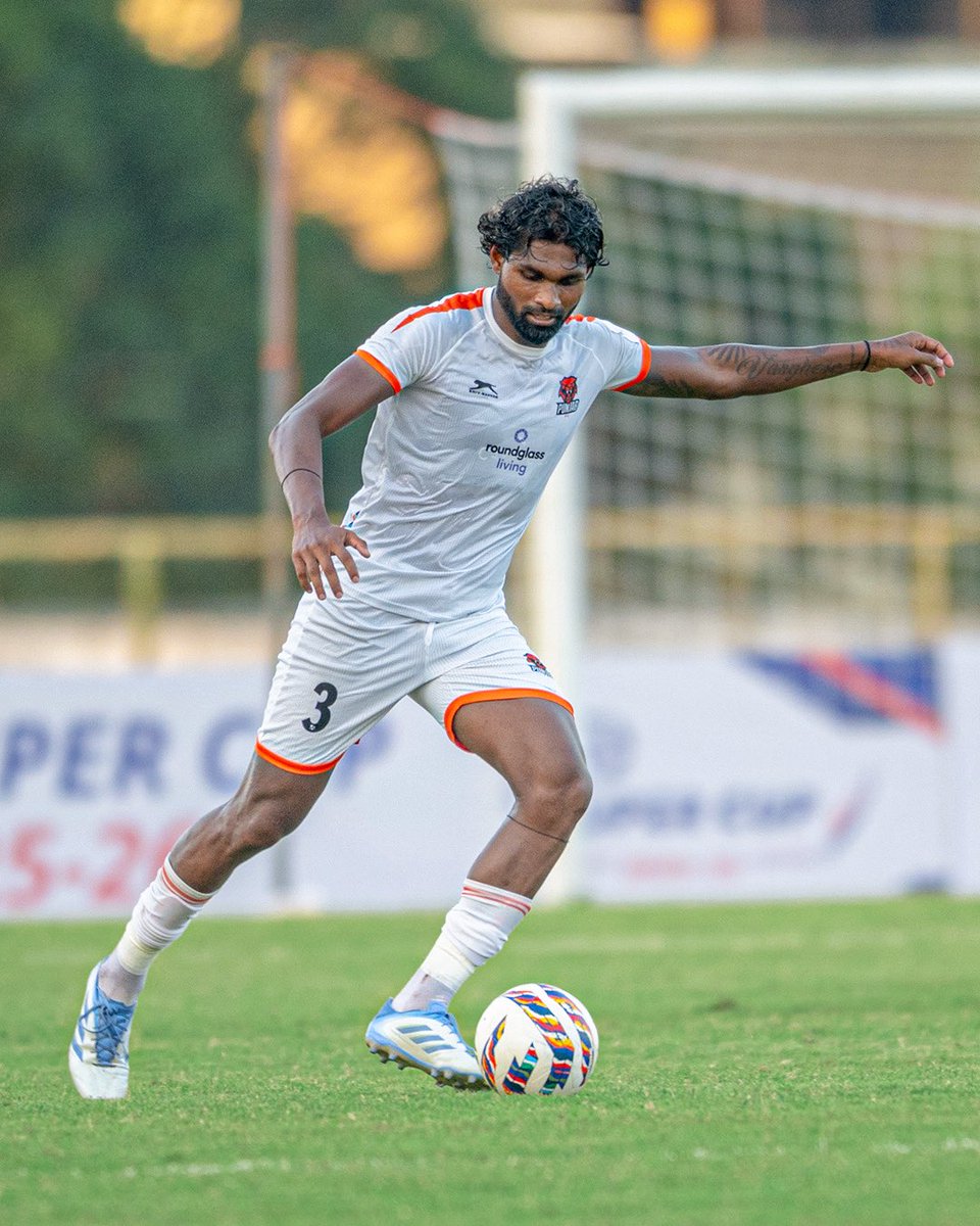 RGPunjabFC's tweet photo. The backline bossed by Bijoy. 😎🦁

Watch the Bambolim games from #AIFFSuperCup 2025-26 live on Indian Football’s YouTube channel! 📺

#MSCPFC #MeinHoonPunjab #PunjabFC https://t.co/u2oEnlfsPr