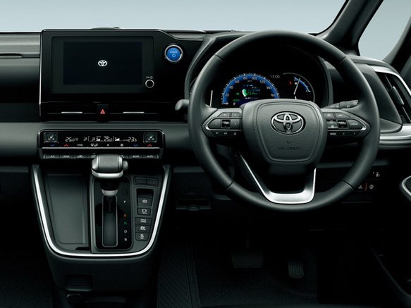 KamenRingo's tweet image. あの…すみませんが、
①ストレート式だろうと、運転手のペダル操作と関係なくNに入れる事が可能です。
②ボタン式もレバーと同様、ブレーキ操作が無いとRやDに入れる事は出来ません
③お子様は後席に座って頂くか、無闇に車のボタン等には触らないようにいうのは如何でしょうか(僕の家庭がそうでした)