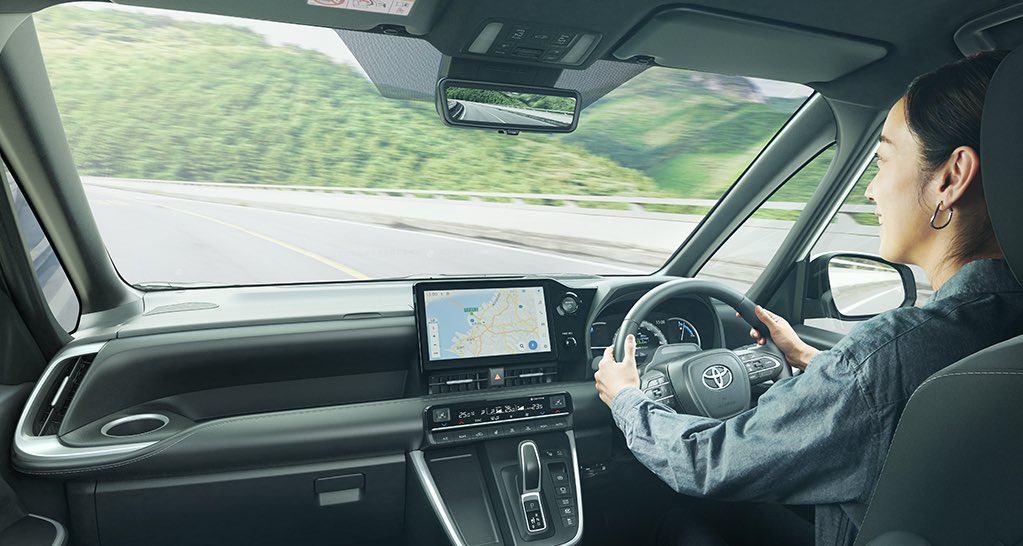 KamenRingo's tweet image. あの…すみませんが、
①ストレート式だろうと、運転手のペダル操作と関係なくNに入れる事が可能です。
②ボタン式もレバーと同様、ブレーキ操作が無いとRやDに入れる事は出来ません
③お子様は後席に座って頂くか、無闇に車のボタン等には触らないようにいうのは如何でしょうか(僕の家庭がそうでした)