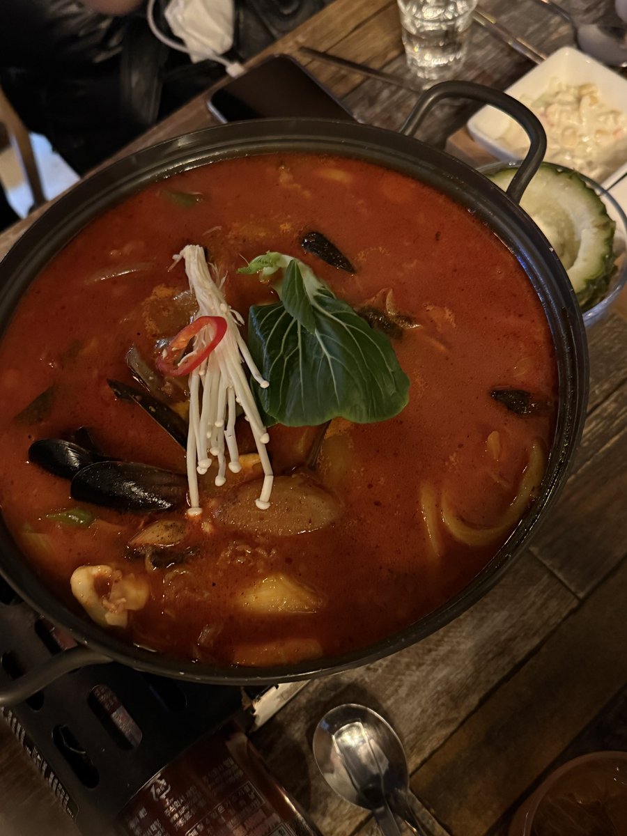 bini_ping's tweet photo. 개급발진 부산 번개 맛있게 자알 놀다갑니다⭐️ 이날의 조��� 언젠가 반드시 갚는다...

남자 얘기+남자얘기+남자얘기=잼얘 귀찮아서 1차에만 예절 지키기🙄 담에는 서울 한번 오시죠 쫀득하게 서울가이드하고 숙박까지 제공해드림 💕 https://t.co/ebgY7rsRyP