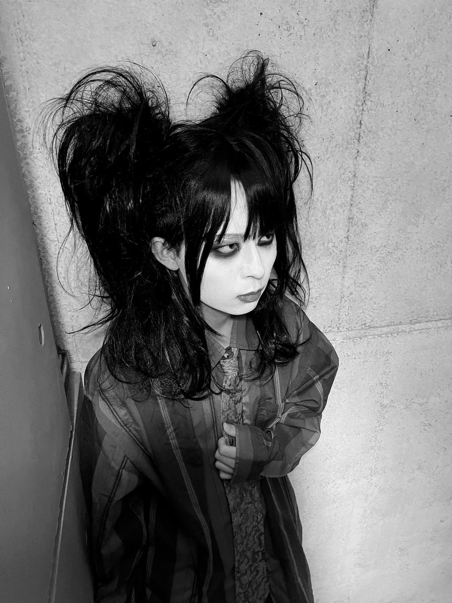 jny_park's tweet image. このウィッグ問題ですが、横浜のLa belle vieさん(@belle_vie_avec )で整えていただき、ついでにメイクレッスンも受けてきました。
プロの技術半端ない🥹🥹🥹ありがとうございました！！

11/8・9は自分でやるので、どのくらい再現できるか見に来てください👁
メーズのカセットも出るので何卒……†