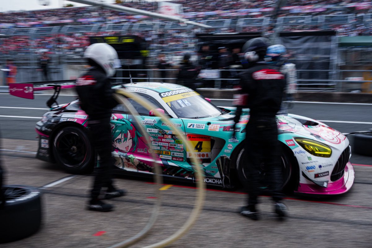 017_rei7's tweet photo. SUPER GT 最終戦もてぎ　
応援ありがとうございました！

4号車は8位でフィニッシュしました

悔しい気持ちですが、チャンピオン争いをするレースを応援できてとても楽しかったです！！

この一年で、SUPER GTの面白さを沢山教えていただきました！
ありがとう😊！
#fightgsr #SUPERGT #もてぎ https://t.co/jTZvSH6TXD