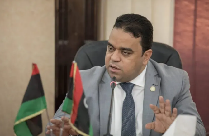 🇱🇾 #ليبيا | النيابة العامة تأمر بحبس #وزير_التربية_علي_العابد ومدير عام مركز المناهج التعليمية على خلفية اتهامات بالإهمال والإضرار بالمصلحة العامة بعد تأخر توفير #الكتب_المدرسية لنحو مليوني طالب
📚القرار جاء بعد تحقيقات كشفت مخالفات في عقود طباعة الكتب المدرسية
#التعليم