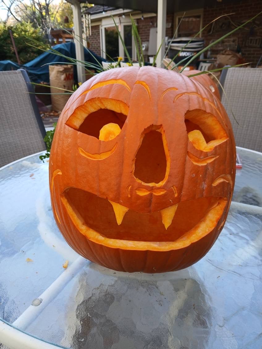 drew8934's tweet photo. My grandson crafts this ❤️ amazing happy Halloween 🎃 https://t.co/7h7MWWJJSa