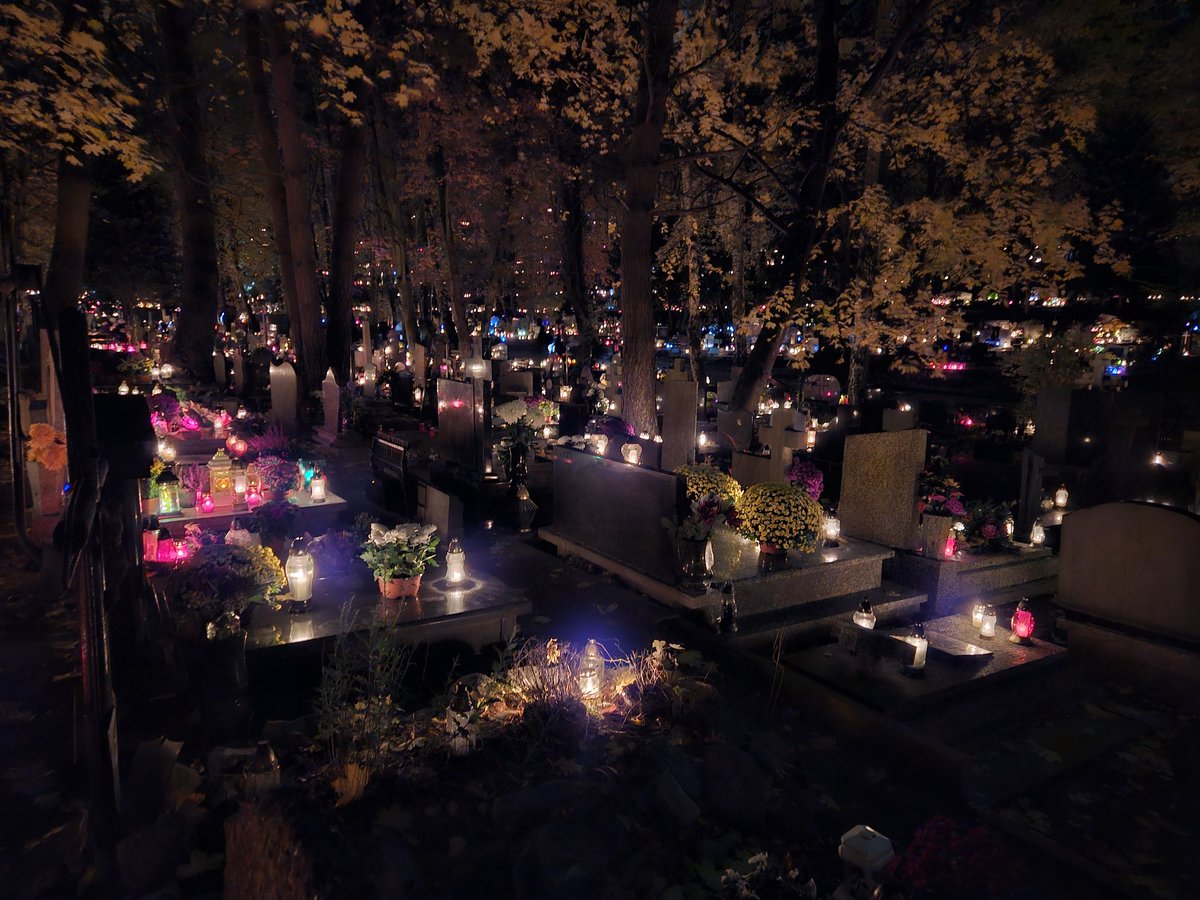 SmutneHistorie's tweet image. no, this is how all saint's day is celebrated in poland. you're just posting insulting ai crap. fuck you