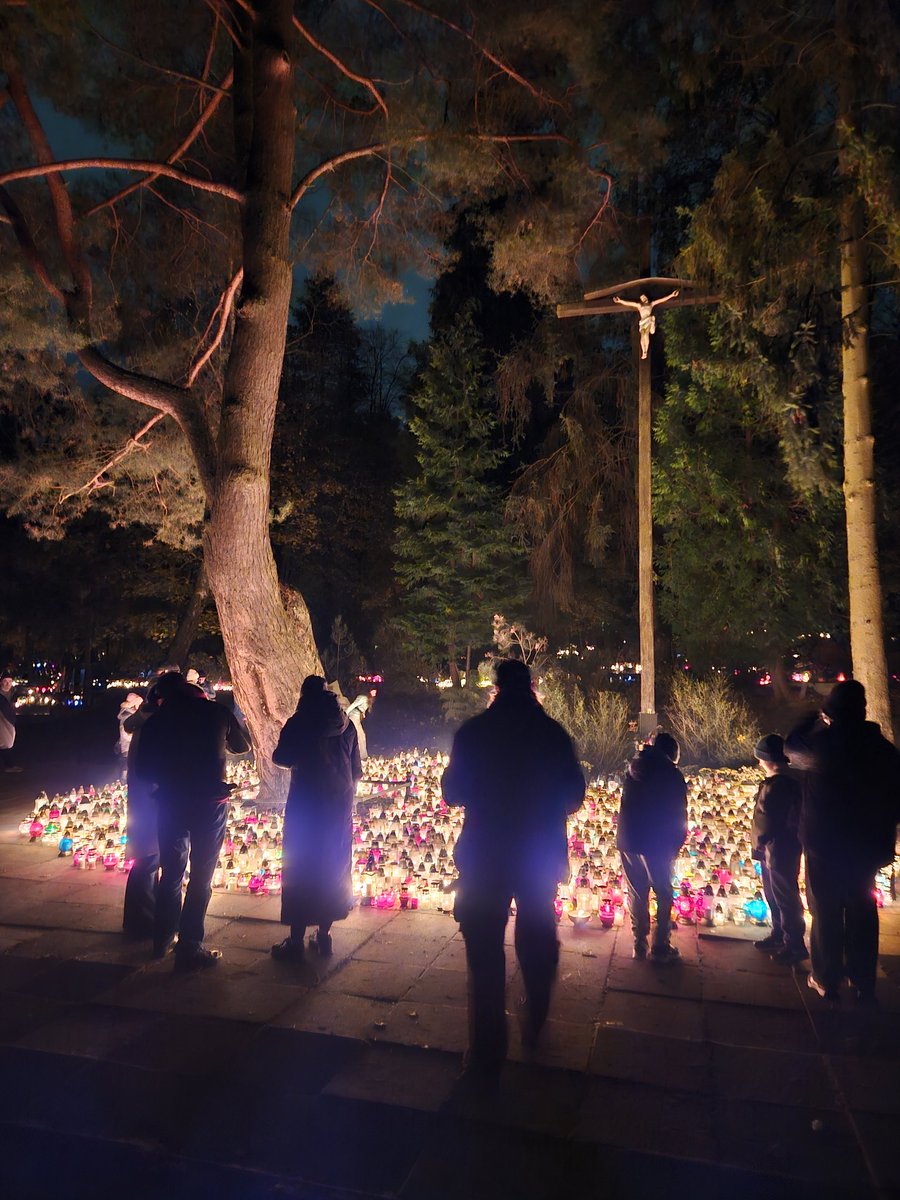 SmutneHistorie's tweet image. no, this is how all saint's day is celebrated in poland. you're just posting insulting ai crap. fuck you