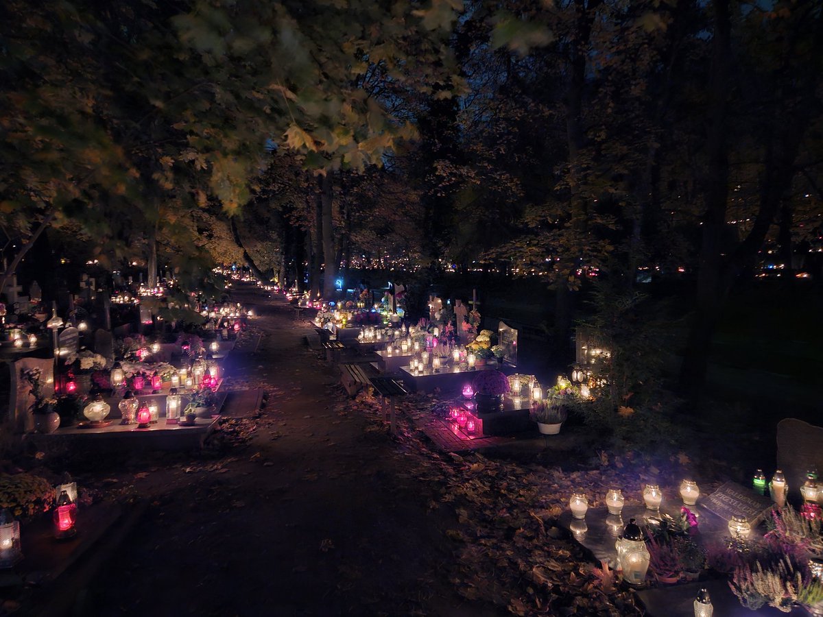 SmutneHistorie's tweet image. no, this is how all saint's day is celebrated in poland. you're just posting insulting ai crap. fuck you