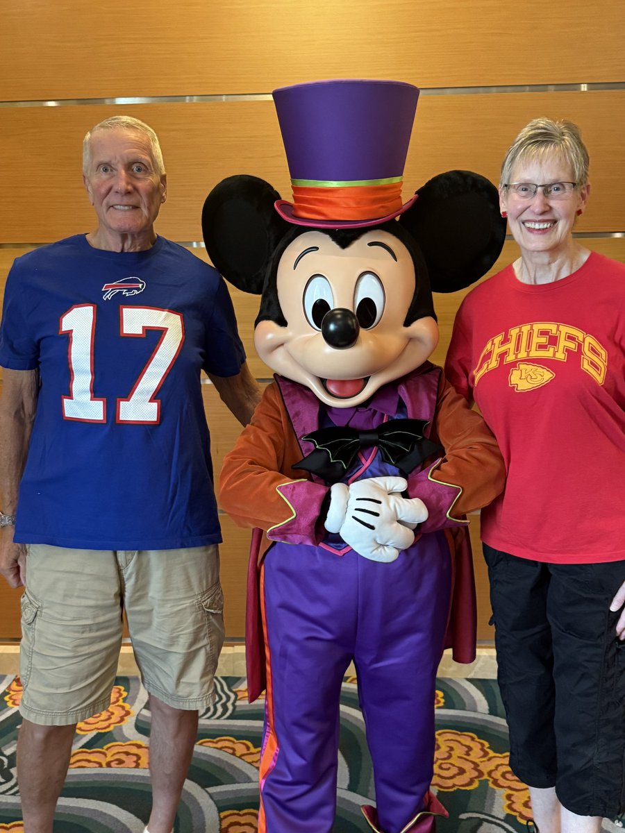 Spent time with my older brother recently. And yes, we’re doing our friendly bet. Who will win? Josh Allen Foundation? <a href="/15andMahomies/">15 and the Mahomies</a>? I’m cheering for the <a href="/15andMahomies/">15 and the Mahomies</a> and the KC @chiefs to beat the 🦬 Bills! Go KC Chiefs! ❤️💛🏈‼️ 
<a href="/Coreyo4/">Corey Jones</a>