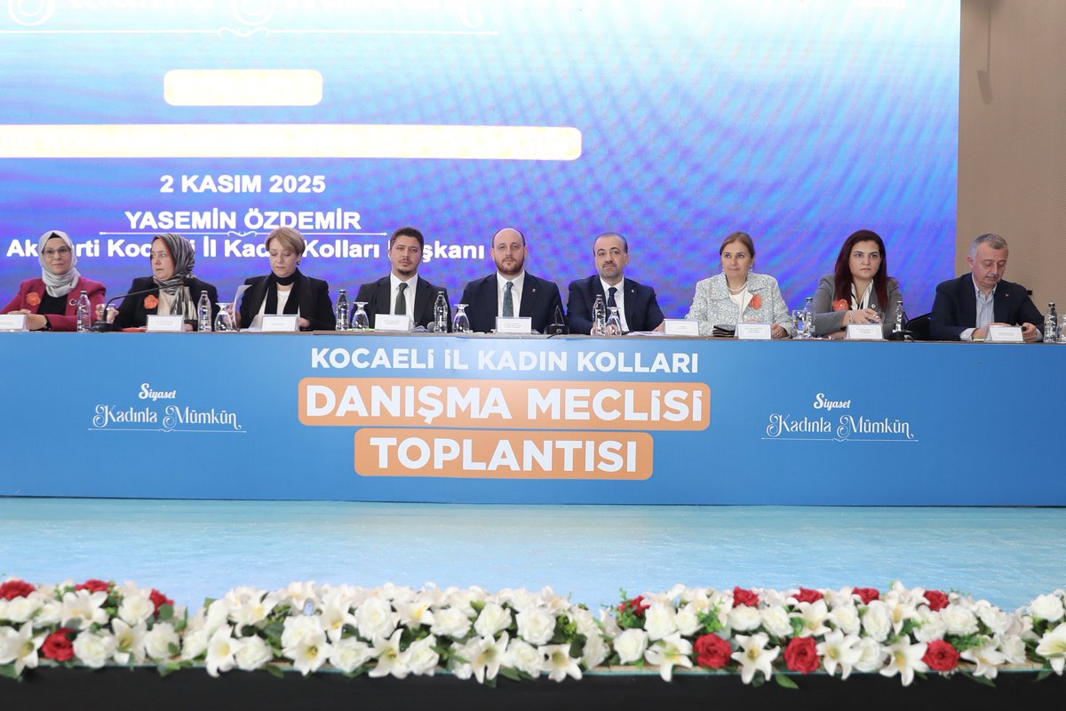 Kocaeli İl Kadın Kolları Danışma Meclisi Toplantımızı büyük bir coşkuyla gerçekleştirdik.

Kadın Kollarımızın çalışmaları, teşkilatımızın sahadaki gücünü ve milletimizle kurduğu gönül bağını daha da pekiştiriyor.

Türkiye Yüzyılı yolculuğumuzda inancı, emeği ve samimiyetiyle bu