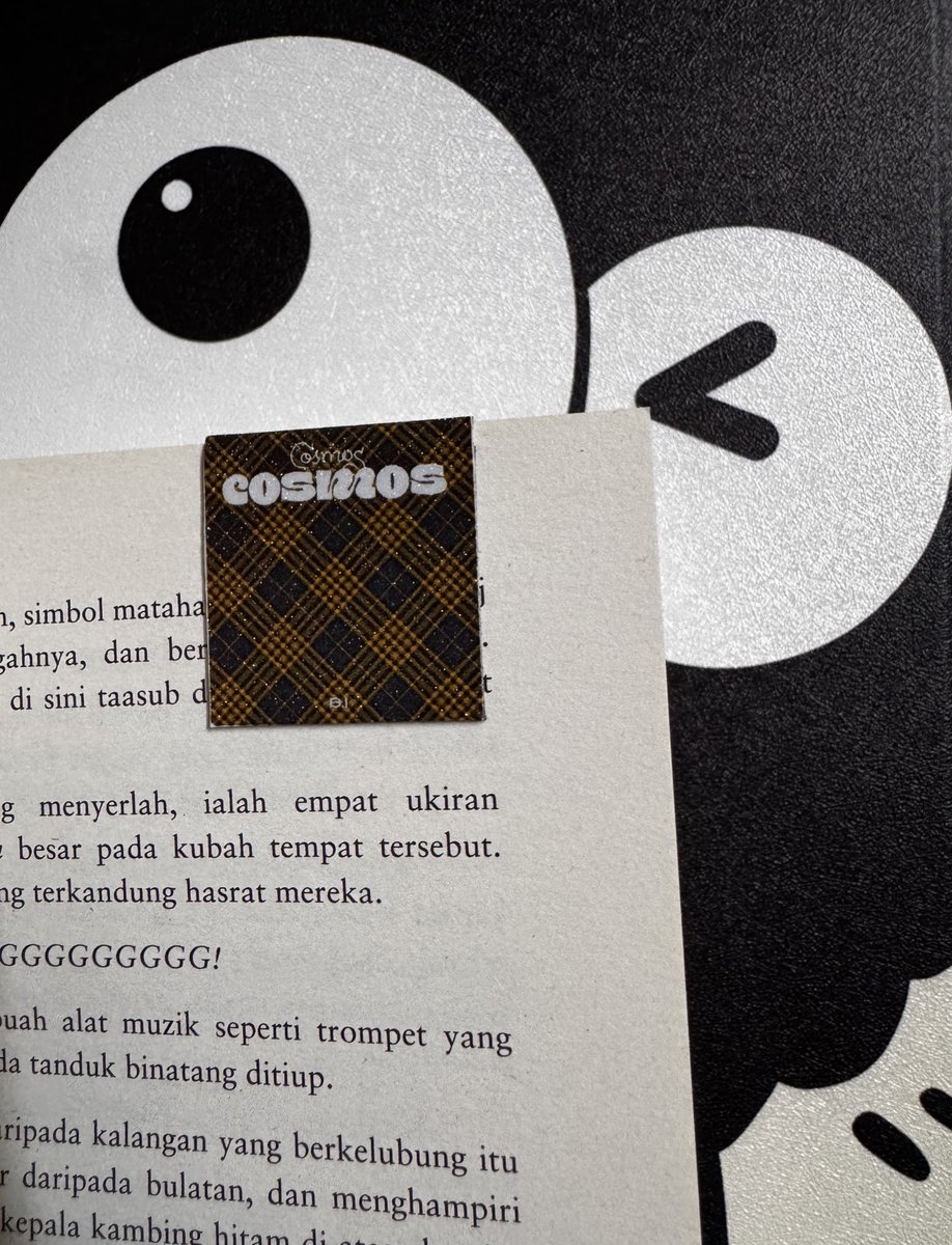 iniashikin's tweet photo. Dah lama tak baca buku. Bookmark ni buatkan saya excited nak membaca semula 🥰🥰 thank you~~ https://t.co/GHLQZx41Kh