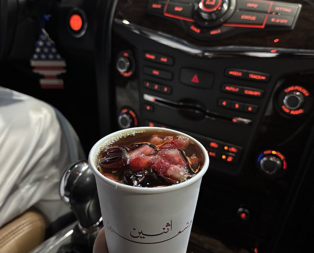 مع كوب قهوه أنتظر أنا وحزني والحنين .