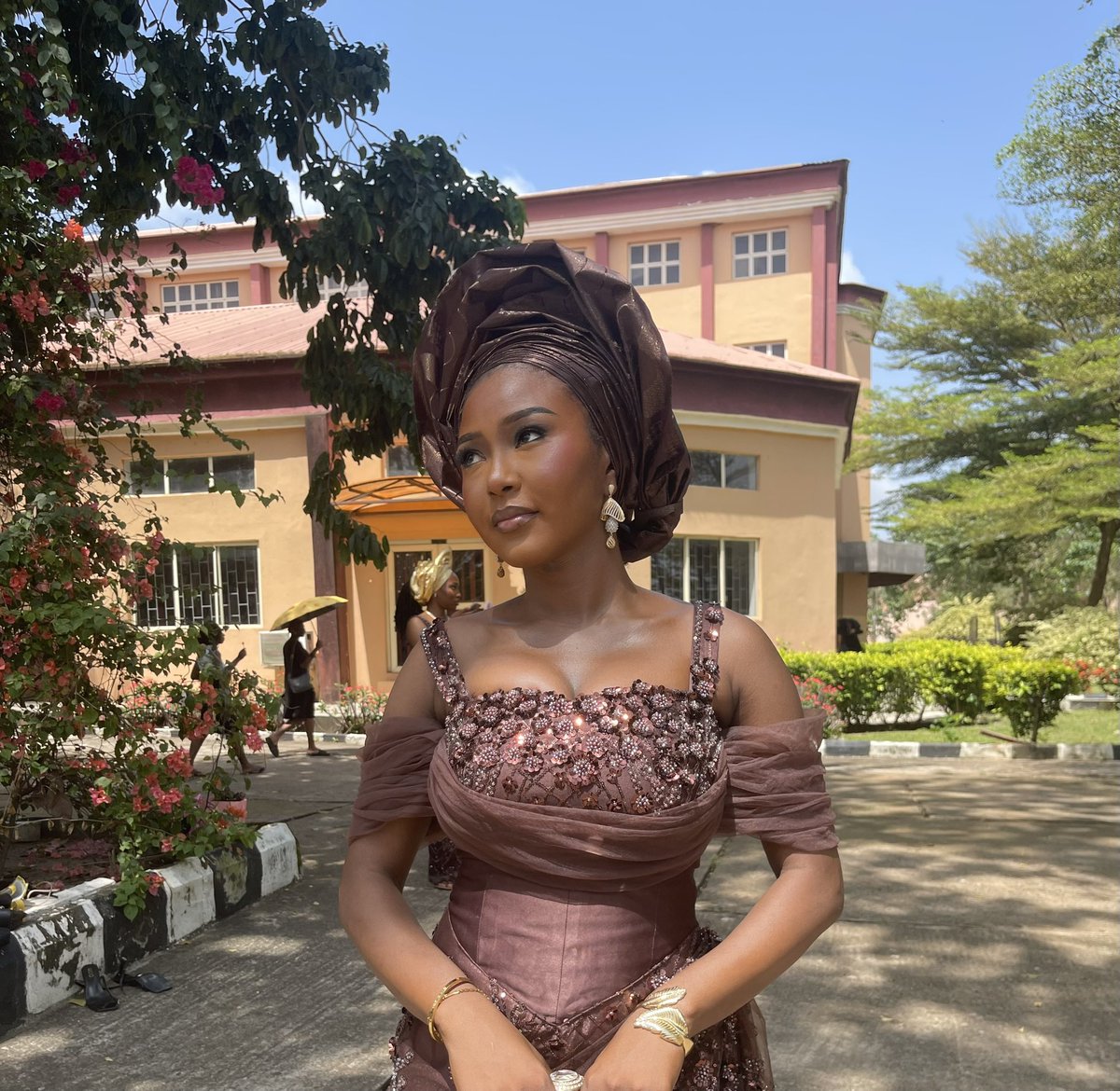 titilayo tweet media