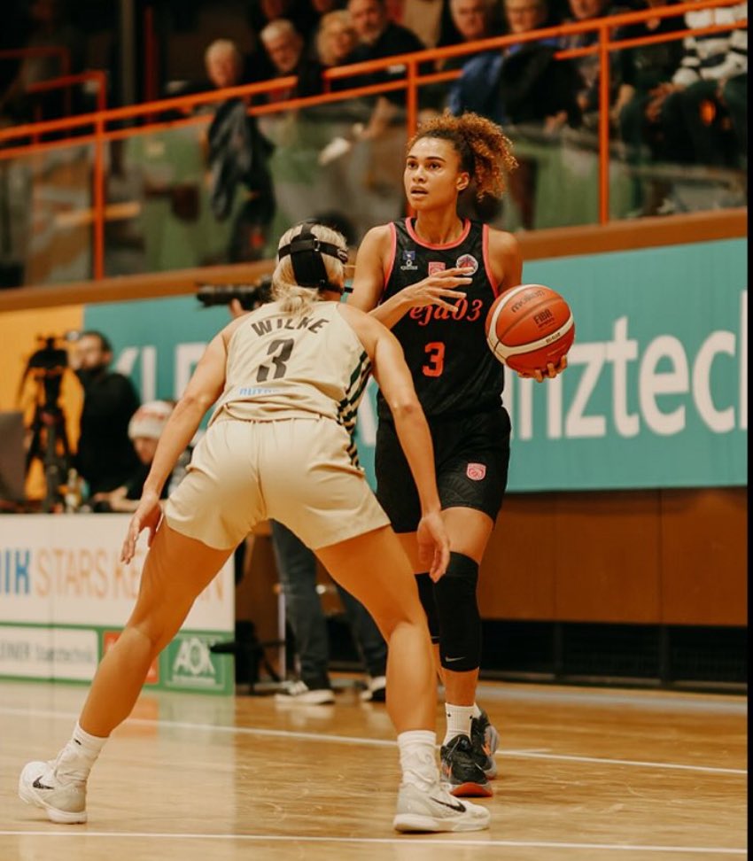 christan (no i), ß tweet media