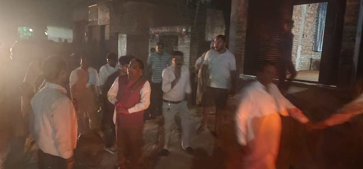 MlcSuresh's tweet image. आज शामली थाना भवन के ग्राम केड़ी में आयोजित श्रद्धांजलि सभा में शामिल होकर श्री रूमी कश्यप जी की माताजी को विनम्र श्रद्धांजलि अर्पित की।
#Sureshkashyap