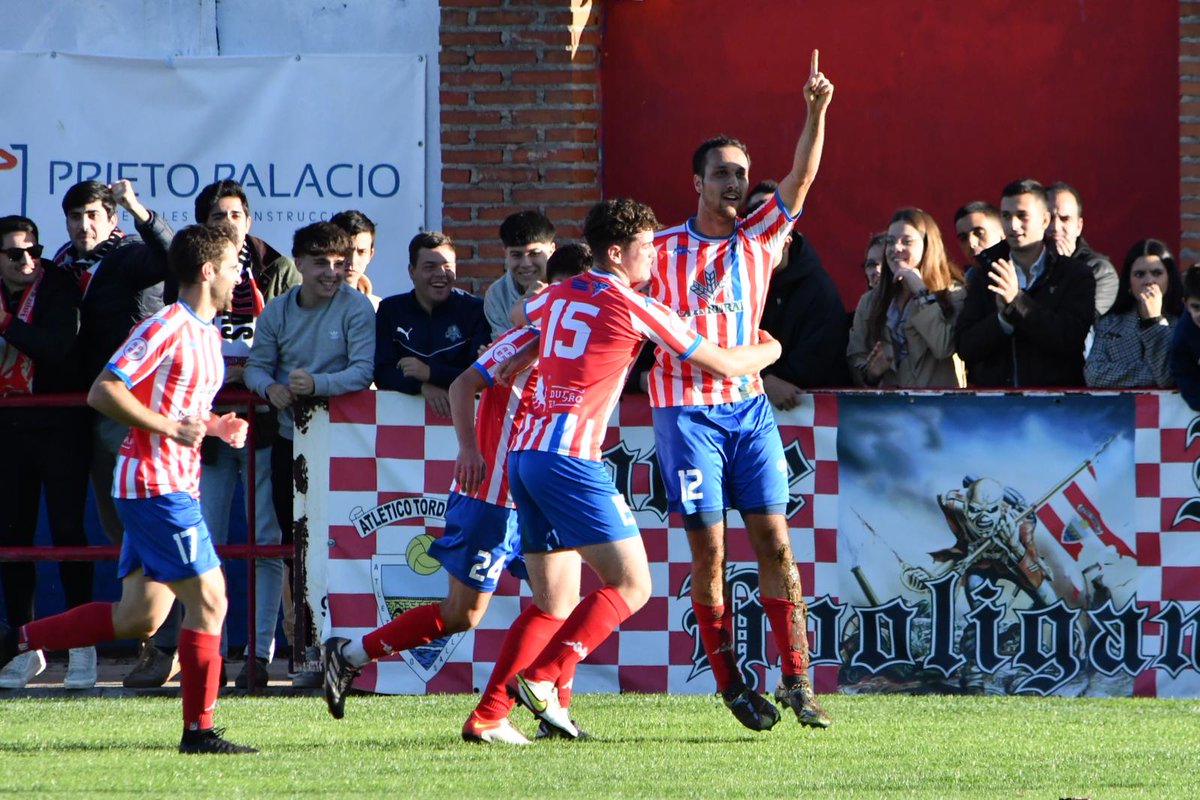 ¡Final en Las Salinas!

<a href="/AtcoTordesillas/">Atlético Tordesillas</a> 2 -
<a href="/UDSantaMarta/">UD Santa Marta</a> 1

⚽ Manja
⚽ Dani Diez 

Partidazo del equipo y victoria de mucho mérito tras el varapalo copero.

📸 <a href="/henargar13/">Henar García</a> 

#VamosTorde💪