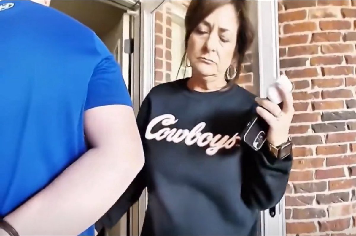 Thefactsdude's tweet image. “I’ll get you out” 

She’s the problem