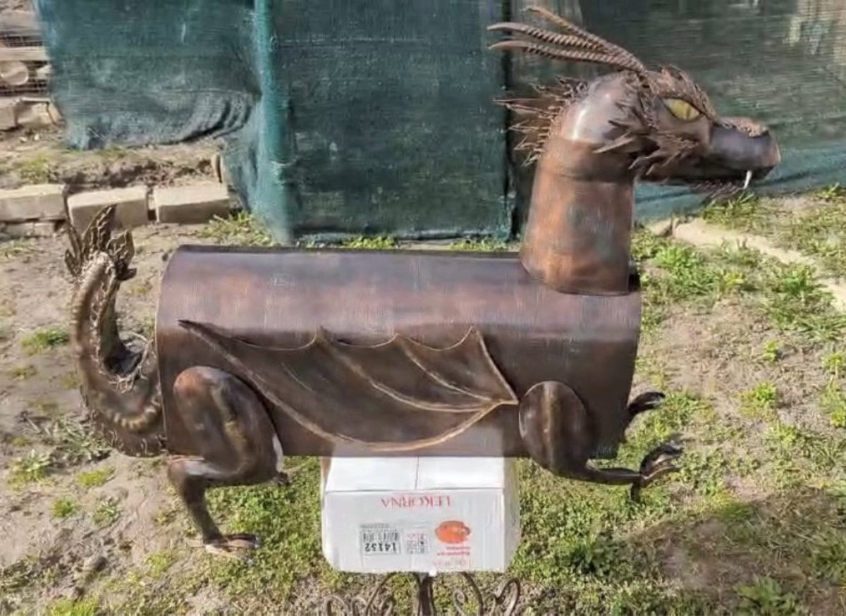 Sign me up for this mailbox, please! :D

forgedcommodities.com/products/mailb…