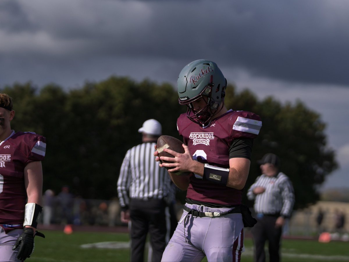 4KProductionss's tweet photo. Rockridge STORMS past Illini west 
56-12 🚀
Dominant performance in there first play off game🫡 see y’all next Saturday! 
Clips and highlights to come! 
.
.
.
#football #highschoolfootball🏈 https://t.co/n1b2MUskNB