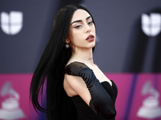 🚨BREAKING:Kicker Casillas (Foyaculo´s Midlaner) and Nicky Nicole (Singer) are rumored to now be dating.