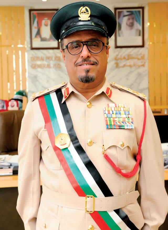AFatehee's tweet photo. • ضاحي خلفان مدير شرطة أبوظبي السابق " حارس بارات دبي "  أقالوه من منصبه بسبب ضعف قدراته الإدراكية وصعوبات التعلم للترقي 

• هل يعقل أن يقيم شرطي فاشل قدرات قائد عام لجيش يحارب سبعة دول بمفرده لمدة ثلاثة سنوات ؟

• في تغريدة له على منصة (X) وصف الأماراتي ضاحي خلفان مسؤول شرطة https://t.co/cZpo3573Fd