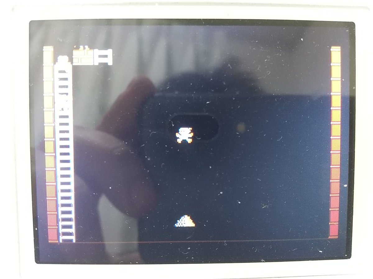 robohei's tweet image. 「消えた金塊を追え！の面」
入力が大変で申し訳ない。「単純なアイデアで作られていて、１つの事に気が付いてしまえば後は待つだけ」と見えるでしょ？実際はそうではないので、お試しあれ。私がやった時はクリアまで約３時間半かかった。で、得点は400点、何故？
#ファミコン #LR自作画面