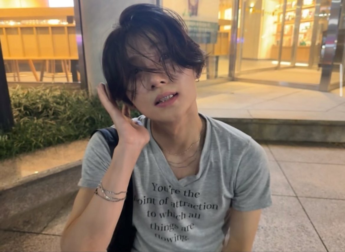 pysngwonlee's tweet image. ถ้าซังวอนกลับมาติด tooth gems อีก กุตายคนแรก