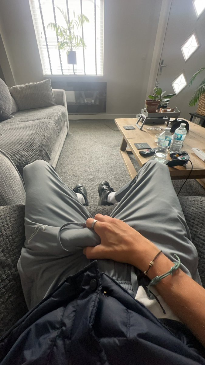 master_aj7's tweet image. rt if you think i’m hot😁