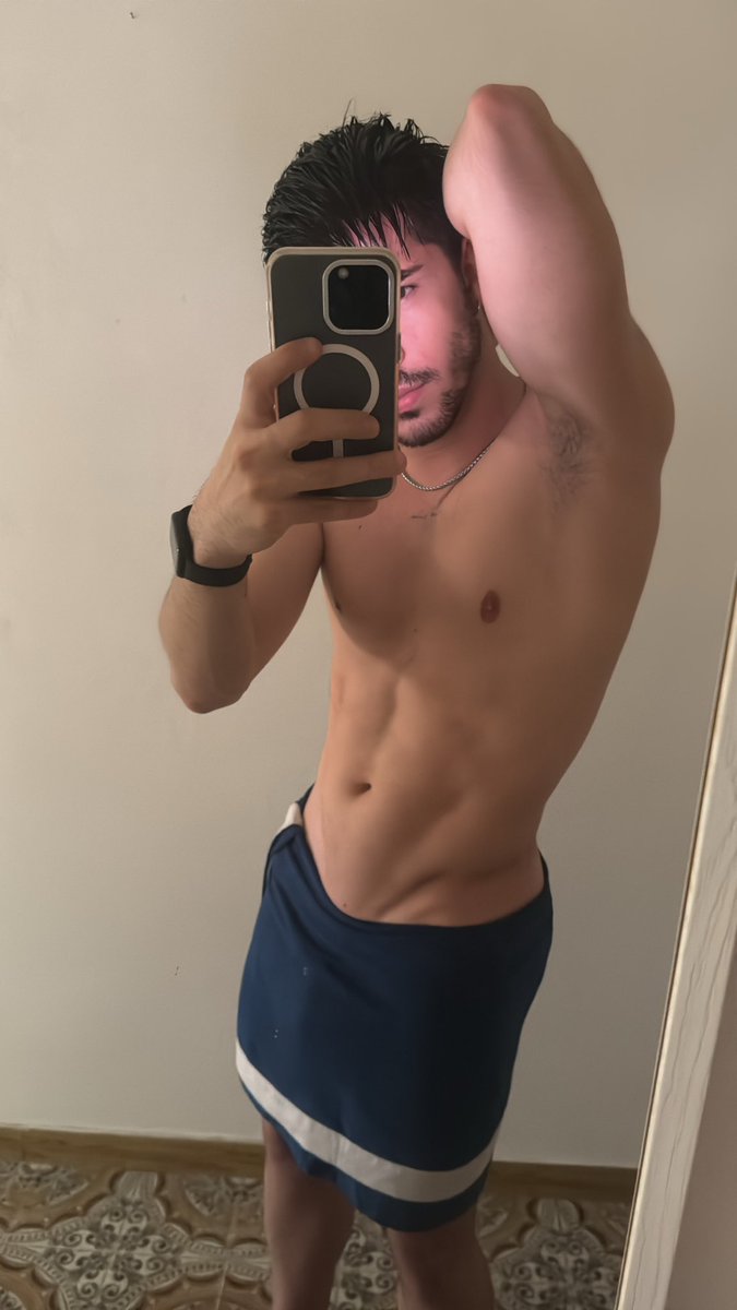 badboymat222's tweet image. 😜