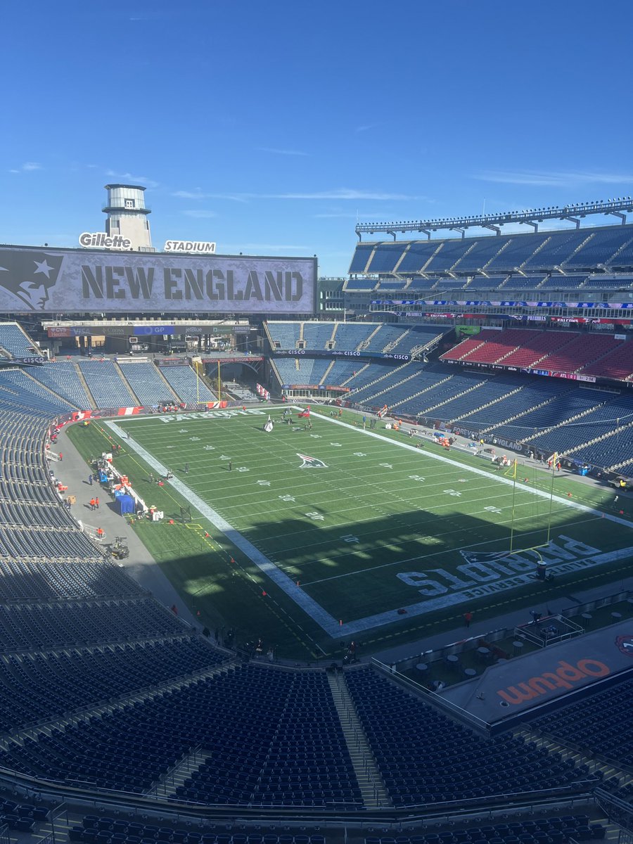 Office view for #Patriots-Falcons at Gillette Stadium today, where the Pats  will try to make it six straight wins. Classic fall football weather in New  England. We'll keep you updated throughout the, image size:900x1200