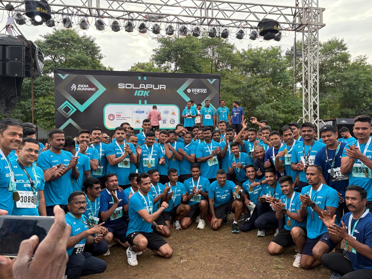 InamdarDawal's tweet image. 💙 Beautiful moments on the run! Solapur 10K Run organized by Sakal Papers, along with his family.🏃Solapurkar to move for health and happiness! 🙌 @SakalMediaNews
 #SakalPapers
#ReadyForChallenge #Marathon2025 #marathonrunner #10K_RUN #marathonmotivation #Sakal #Solapur #10krun