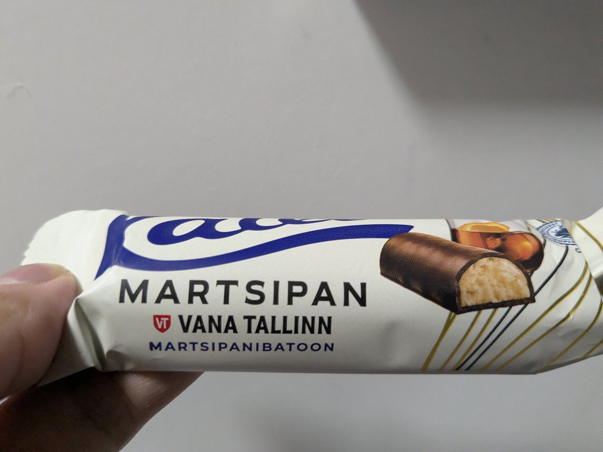 KOSUKUからもらったVANA TALLINNチョコ甘くておいしい
ちゃんとアルコールも入ってるけど1.6%だしVANA TALLINN初めてにおすすめかも