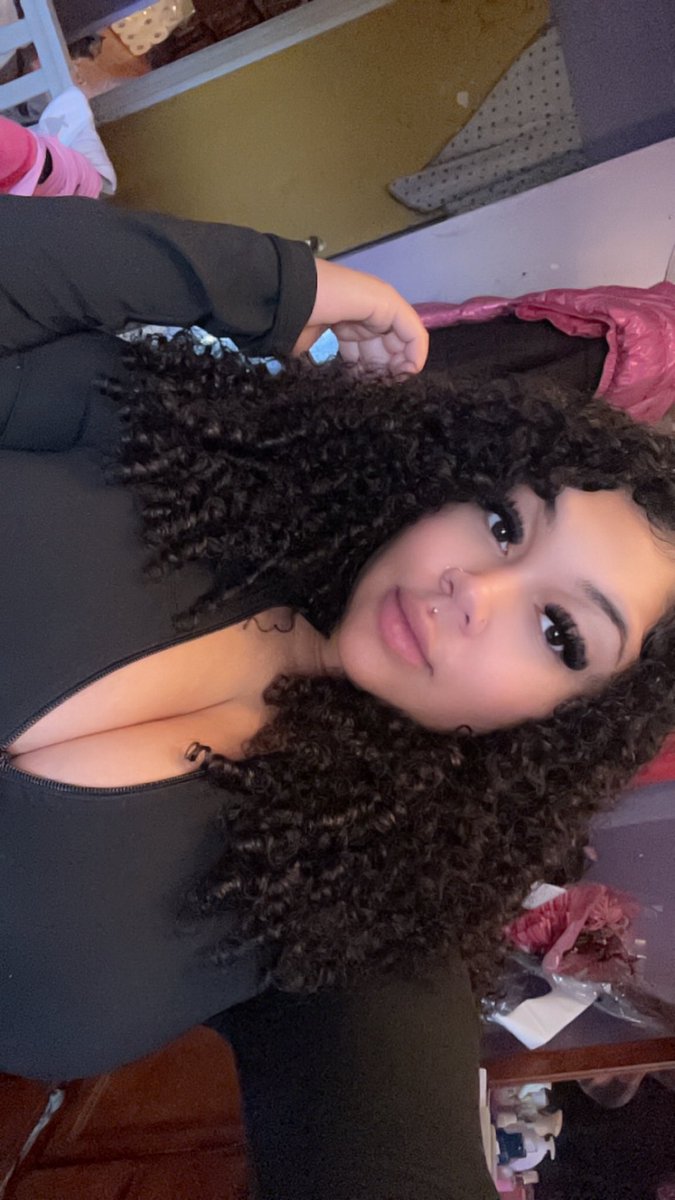 queensav13's tweet image. 