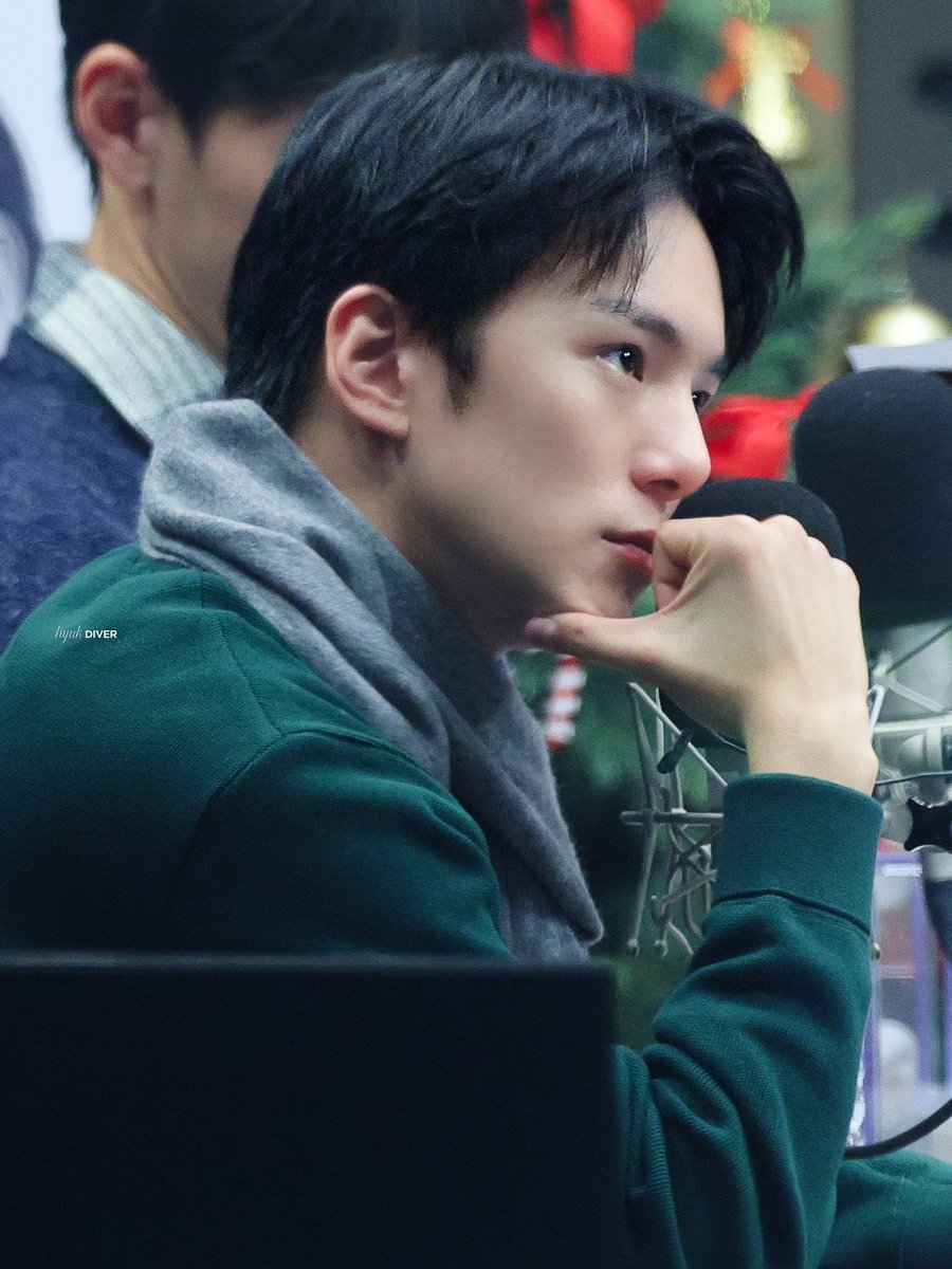 241218 몬키라 민혁

"𝚂𝚎𝚗𝚍𝚒𝚗𝚐 𝚢𝚘𝚞 𝚠𝚊𝚛𝚖 𝚠𝚒𝚜𝚑𝚎𝚜 𝚘𝚗 𝚢𝚘𝚞𝚛 𝚋𝚒𝚛𝚝𝚑𝚍𝚊𝚢."

#몬스타엑스 #MONSTA_X #MONSTAX
#민혁 #MINHYUK
#HBDtoMINHYUK #민혁으로물든하루1103